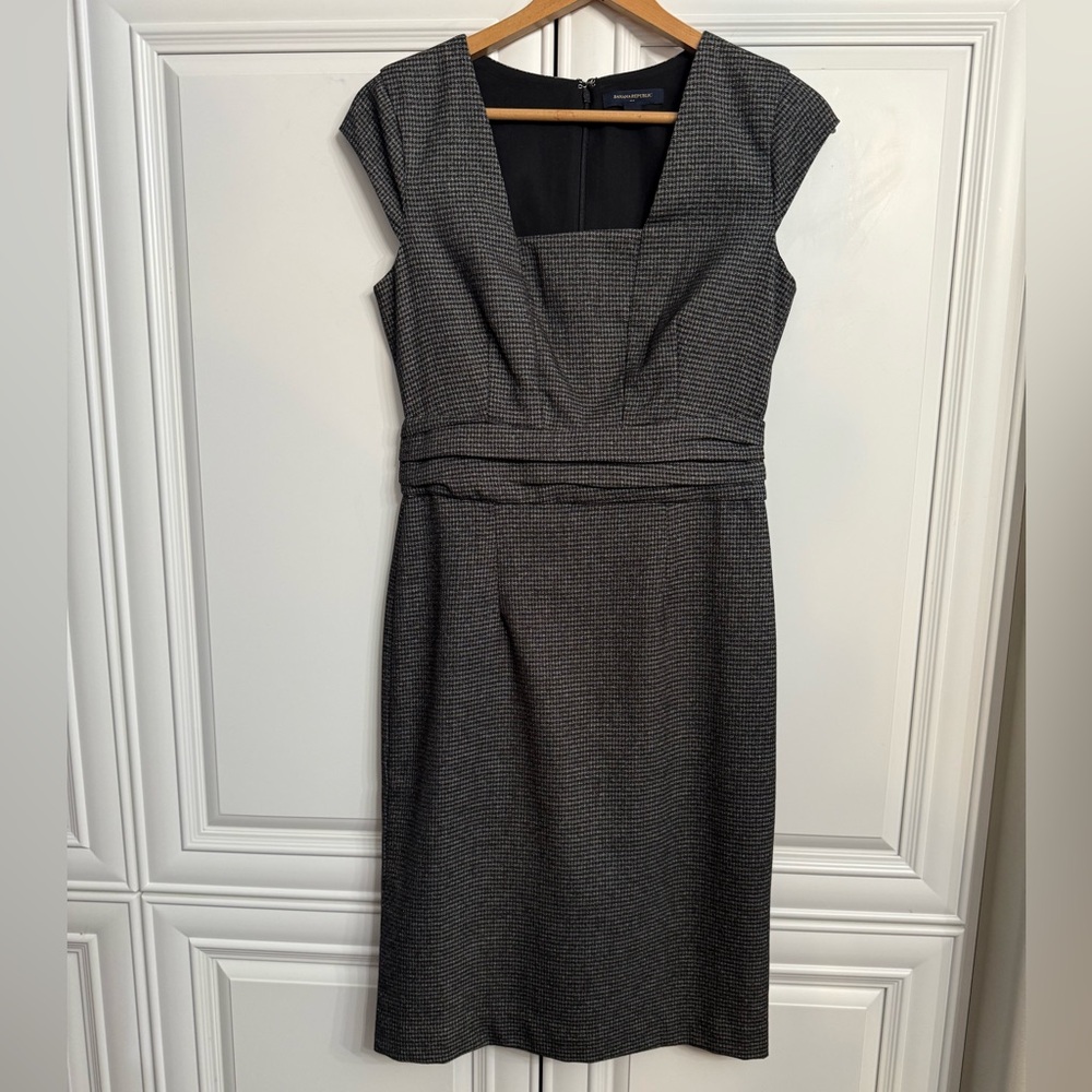 Banana Republic Factory Women's Size 2 Cap Sleeve Houndstooth Sheath Dress Midi